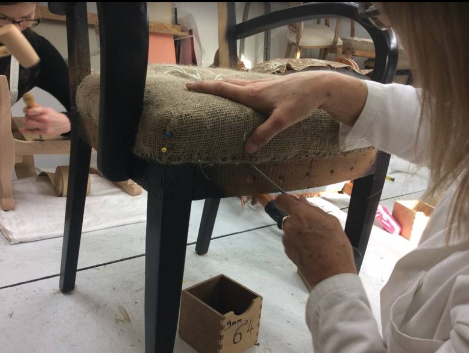 Atelier de l'Estran - Cours de loisirs - Tapisserie d’ameublement siège